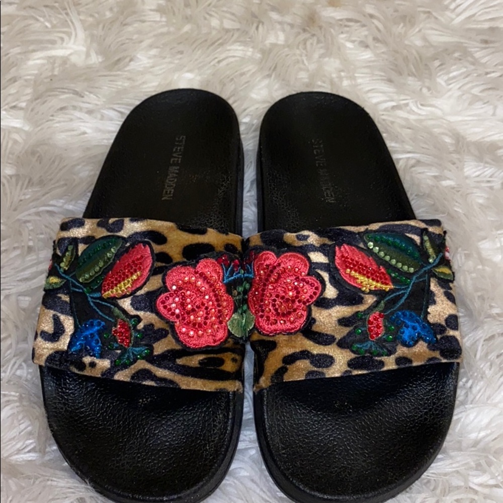 Steve Madden slides